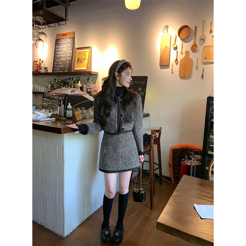 Bộ Áo Khoác Tay Dài Phối Chân Váy Ngắn Lưng Cao Dáng Ôm Thời Trang Xinh Xắn Cho Nữ