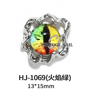 Charm nail cá tính phong cách y2k