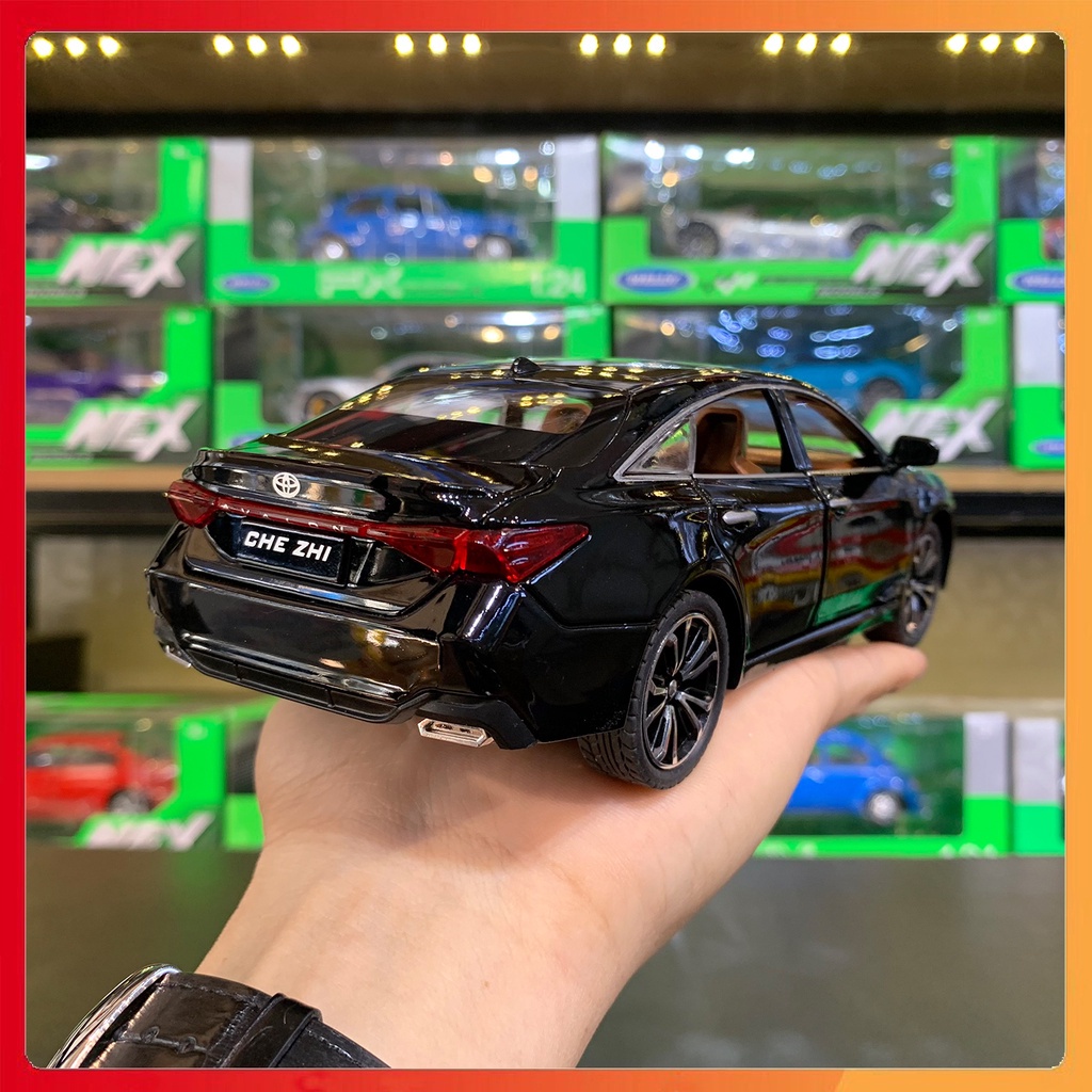Mô hình xe Toyota Avalon tỉ lệ 1:24 Chezhi