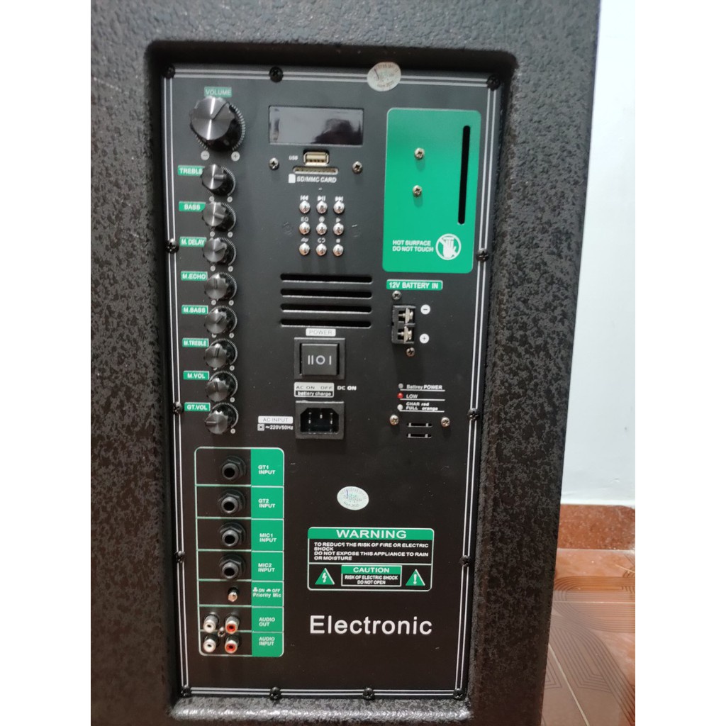 Loa Kéo JMW 15M, Loa Karaoke Di Động, Công Suất Lớn, Bass 40cm tặng kèm 2 micro UHF cao cấp