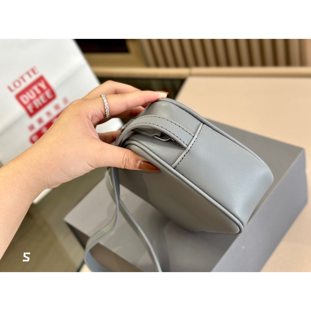 B- Túi Đeo Chéo Nam Đựng Máy Ảnh Thời Trang