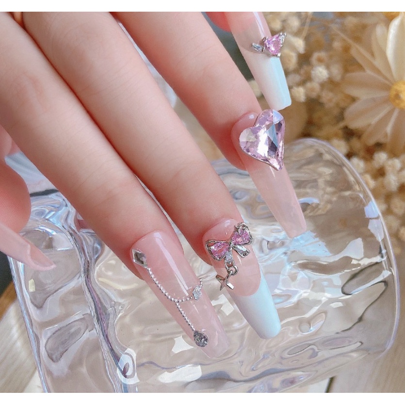 Phụ kiện trang trí móng tay hình nơ màu hồng Zircon / Mặt dây chuyền tình yêu ánh sáng bạc sang trọng trang sức kim cương trang trí móng tay / Đồ trang sức móng tay khảm kim cương hình nơ