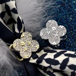Khuy cài khăn quàng cổ - nút thắt khăn choàng cổ lụa cao cấp trendy