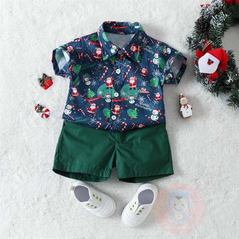 Laa6-bộ Áo Sơ Mi Ngắn Tay Cổ Bẻ In Họa Tiết Ông Già Noel + Quần short Màu Trơn Cho Bé Trai