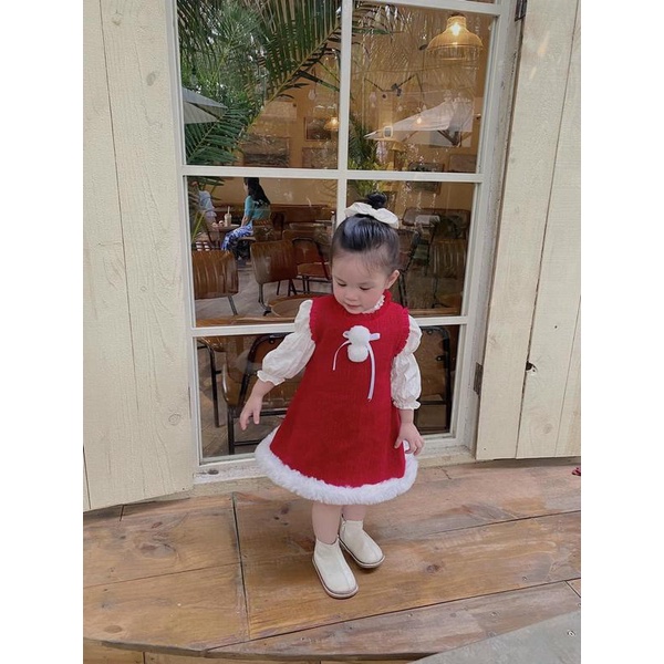 Váy Gile Đỏ Viền Trắng Đính Bông Cho Bé