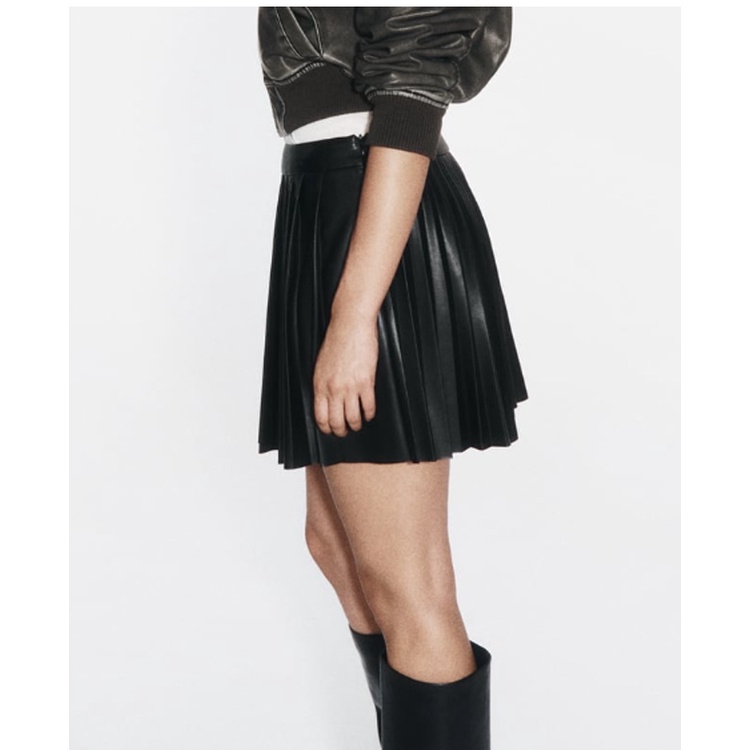 Zara Chân Váy mini Giả Da Xếp Ly Phối Khóa Kéo Bên Hông Thời Trang Thu Đông Cá Tính 238372284