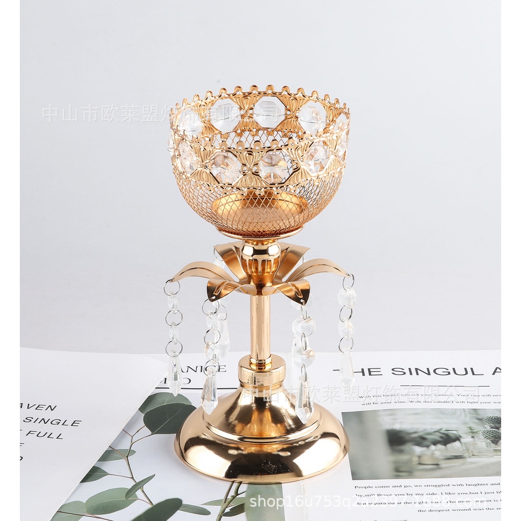 Giá Đỡ Đèn Cầy Bằng Kim Loại Phong Cách Châu Âu Sang Trọng