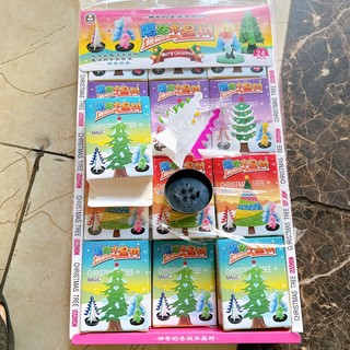 Khay 24 hộp cây thông nở noel nở nhiều màu