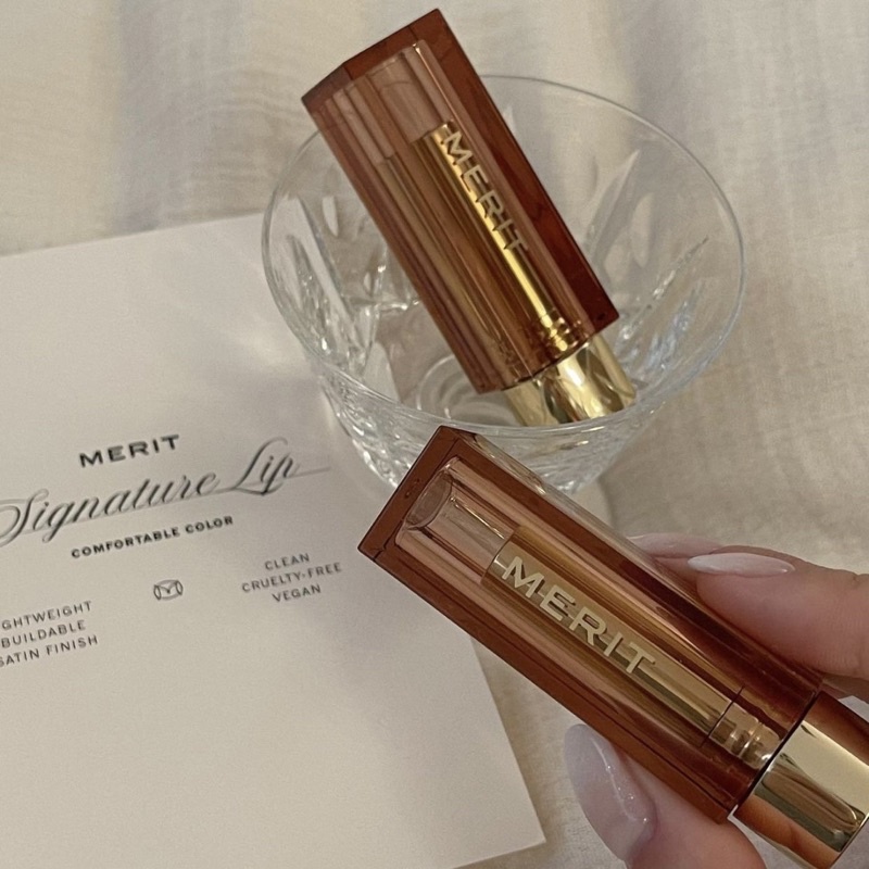 ✨ Son thỏi Merit Signature Lip Lightweight Lipstick - 𝐋𝐚𝐛𝐞𝐥.𝐛𝐞𝐚𝐮𝐭𝐲 ✨