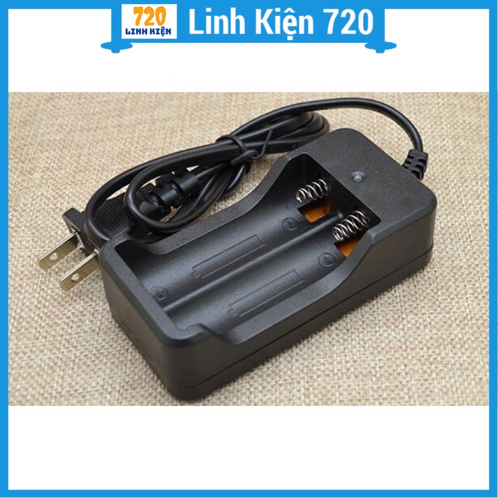 Bộ sạc pin 18650 3,7V 1000mAh model SM-202A sạc 2 pin cùng lúc