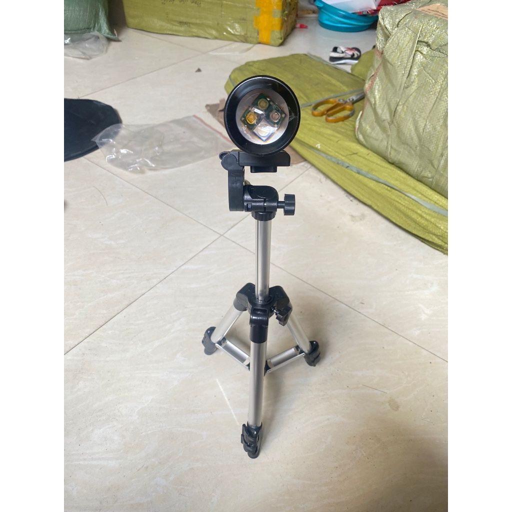 Đèn soi phao câu đài 4 màu và 3 chế độ sáng