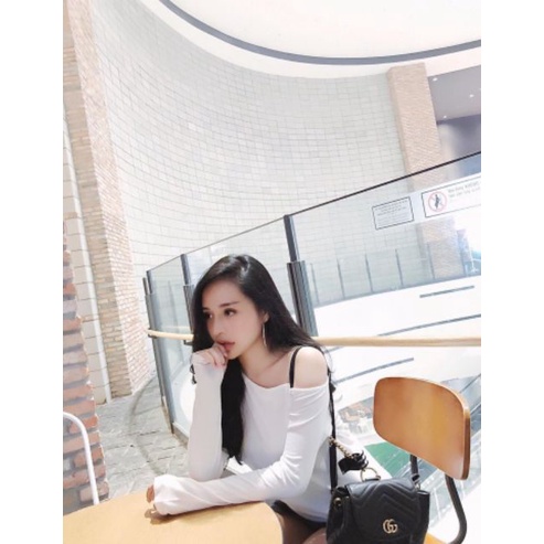 Áo xỏ ngón lệch vai