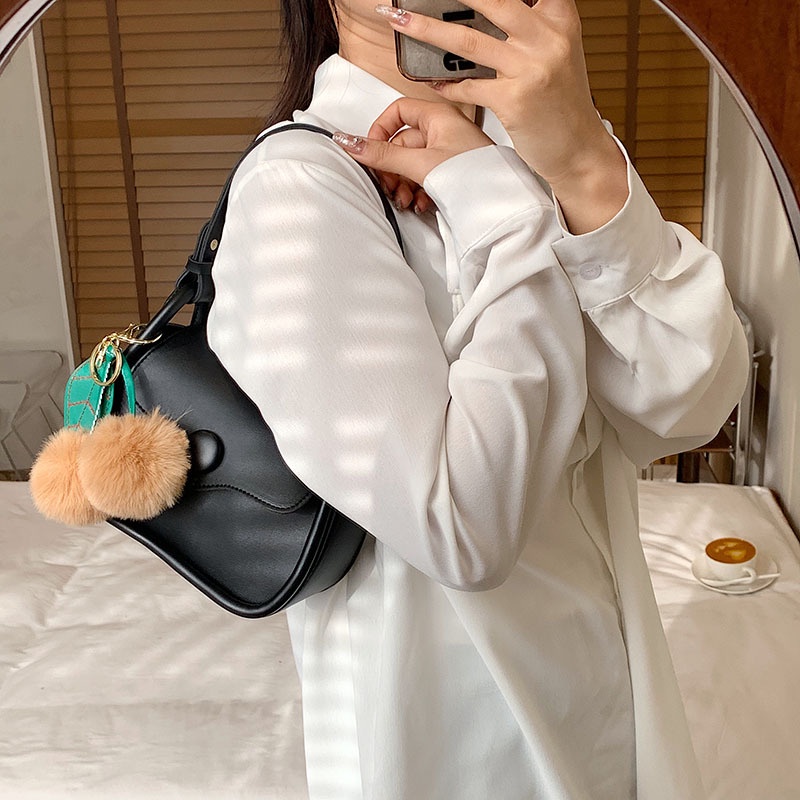 Túi xách công sở nữ hàng trung da pu size 20cm màu nâu đen kèm móc treo