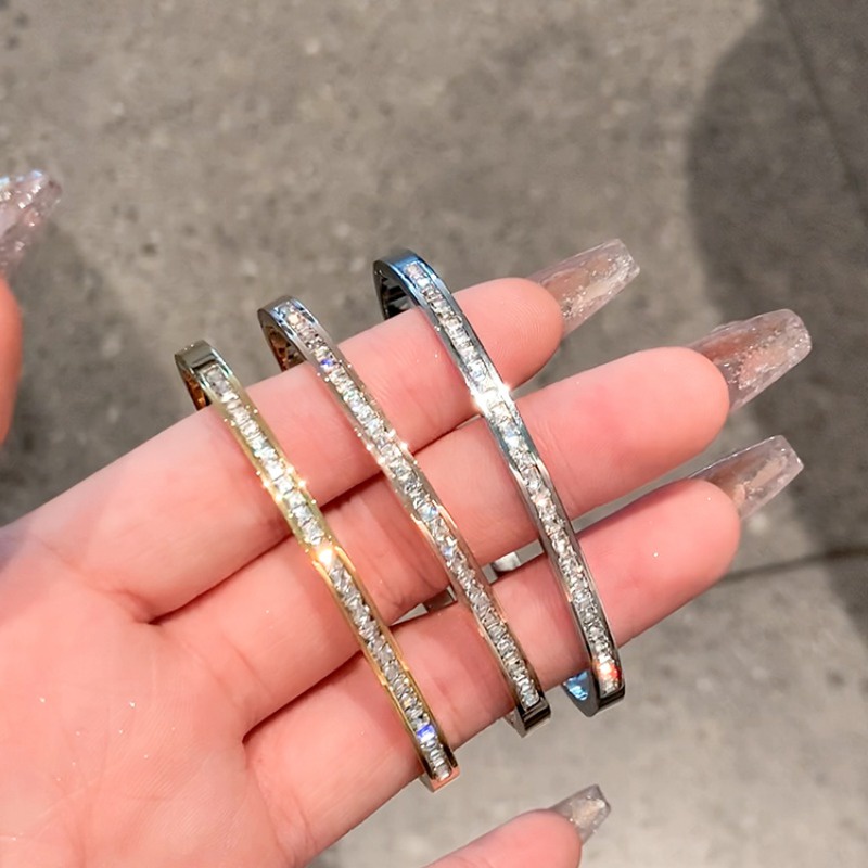 Vòng Đeo Tay Bằng Thép Titan Cao Cấp Đính Kim Cương Toàn Diện Đơn Giản Dành Cho Nữ