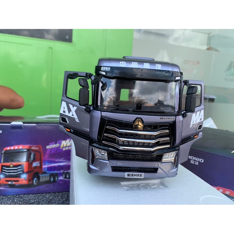 Mô hình xe đầu kéo Max hợp kim tỷ lệ 1/24