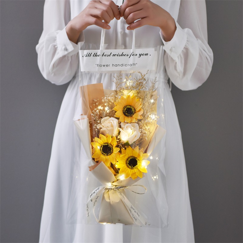 Bó hoa phối đèn trong túi trong làm quà tặng