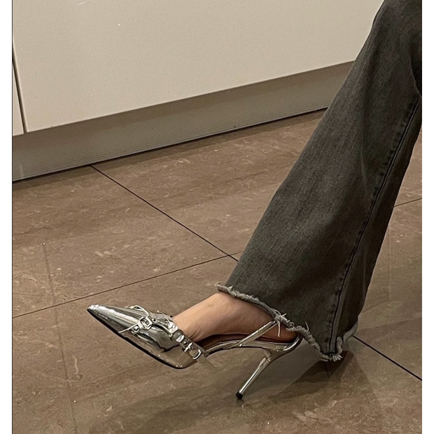 Giày Cao Gót Mũi Nhọn Màu Đen Đính Đinh Tán Phong Cách Âu Mỹ