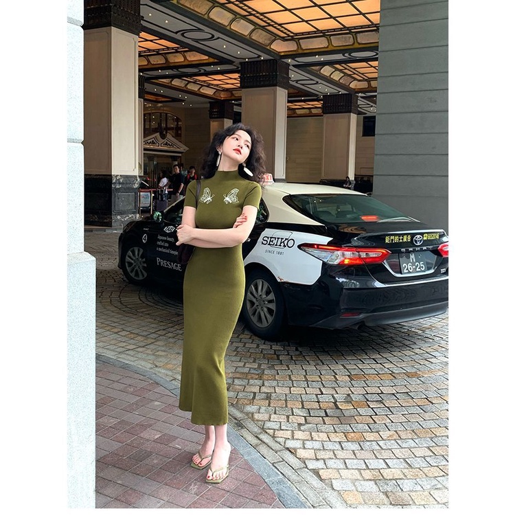 Đầm Dệt Kim Cổ Lọ Tay Ngắn Dáng Dài Xẻ Tà Sau Lưng Thêu Hình Bướm Kiểu retro Pháp Thời Trang Mùa Thu Cho Nữ