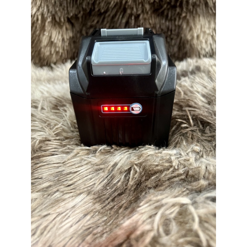 Pin MAKITA 18V dung lượng 12Ah cell VTC6A 21700 , nhận Adapter , có led báo pin.