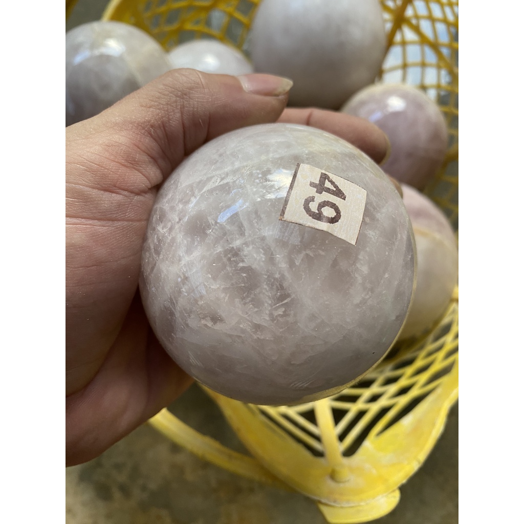 Bi cầu thạch anh hồng dùng làm trang trí nhà cửa bàn làm việc văn phòng công ty