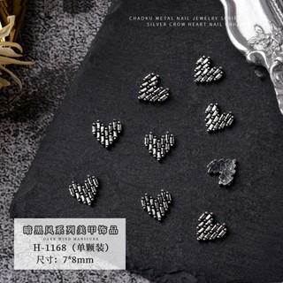 Charm đính móng cổ đien  phong cách cá tính