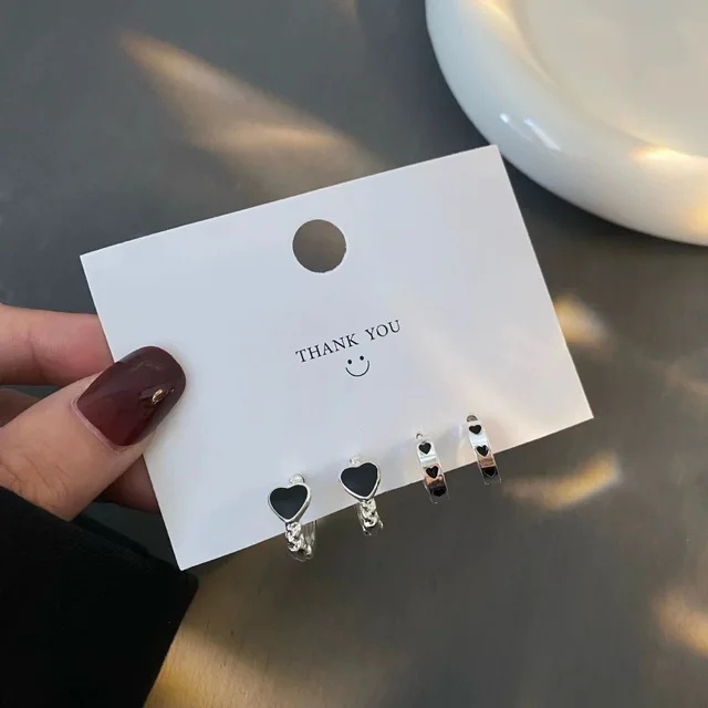 Set 4 Khuyên Tai Bạc Hình Tròn Họa Tiết Trái Tim Màu Đen Không Gây Dị Ứng Thời Trang Cho Nữ YR