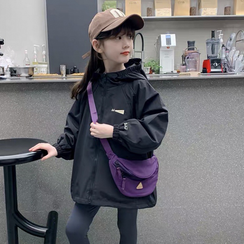Áo Khoác Thể Thao Có Mũ Trùm Phong Cách Mới Thời Trang Xuân Thu 2023 Cho Bé Gái