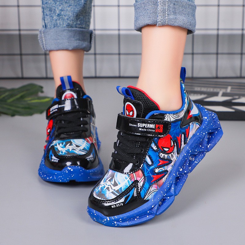 Giày thể thao siêu nhân người nhện có đèn led cảm ứng mềm êm chân mã mới SN9967