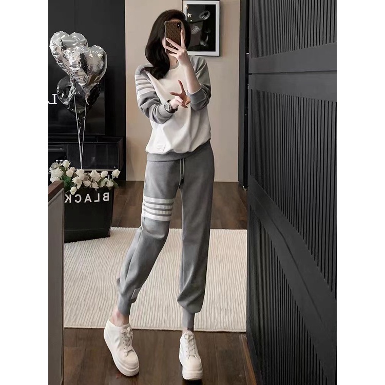Set Đồ Thể Thao Dài Tay Phong Cách Năng Động Trẻ Trung Dành Cho Nữ
