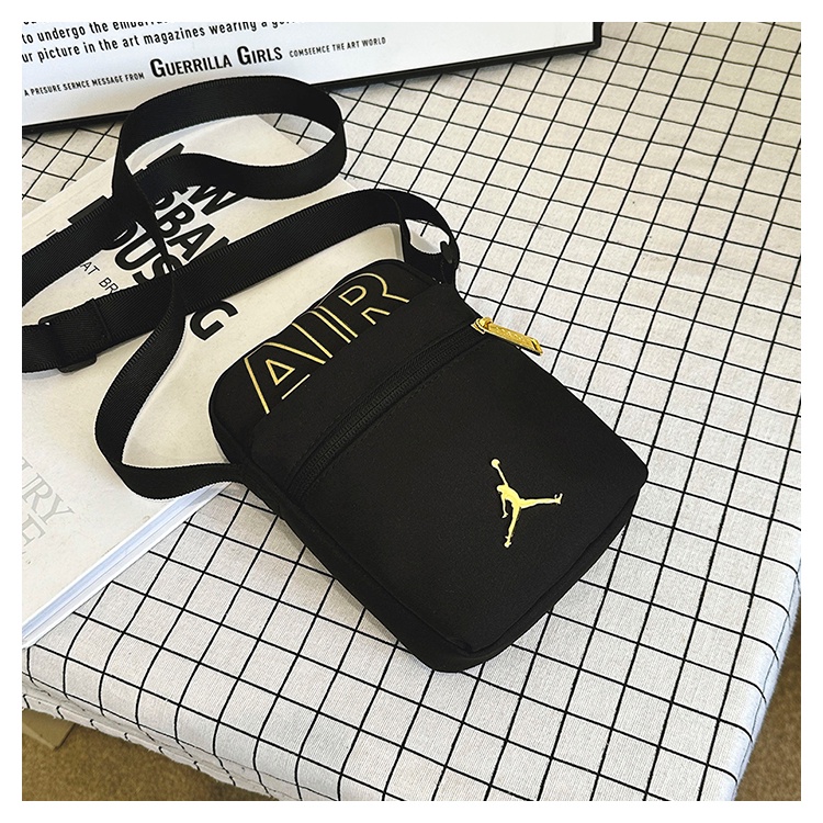 Túi Thể Thao Đeo Chéo Vai Thời Trang Chất Lượng Cao kzd1009