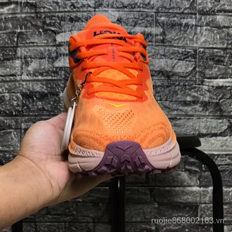 Hola one challenger atr 7 Moc Cam Xanh Lá d8vp