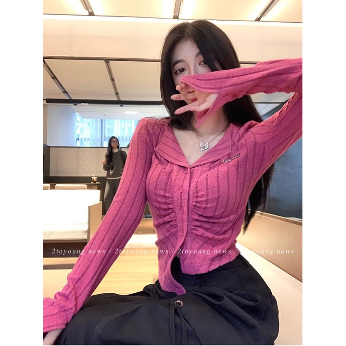 Áo Thun Ngắn Tay Dài Dáng Ôm Phối Bèo Và Nút Thời Trang Cho Nữ