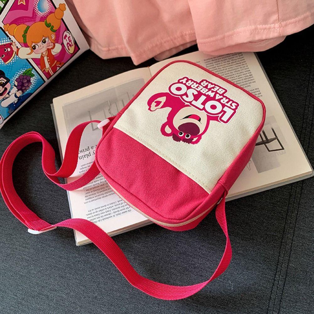 Dallas1 Túi canvas Đeo Chéo Đựng Đồ Trang Điểm / Điện Thoại Họa Tiết Gấu Dâu Tây Hoạt Hình Dễ Thương