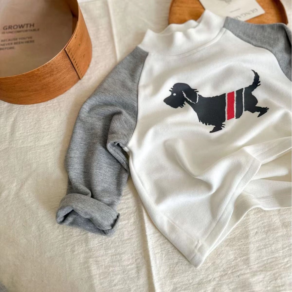 Áo Sơ Mi Tay Dài Vải Nhung Ấm Áp In Họa Tiết Hoạt Hình Phong Cách Đức Thời Trang Thu Đông Cho Bé Trai Và Gái