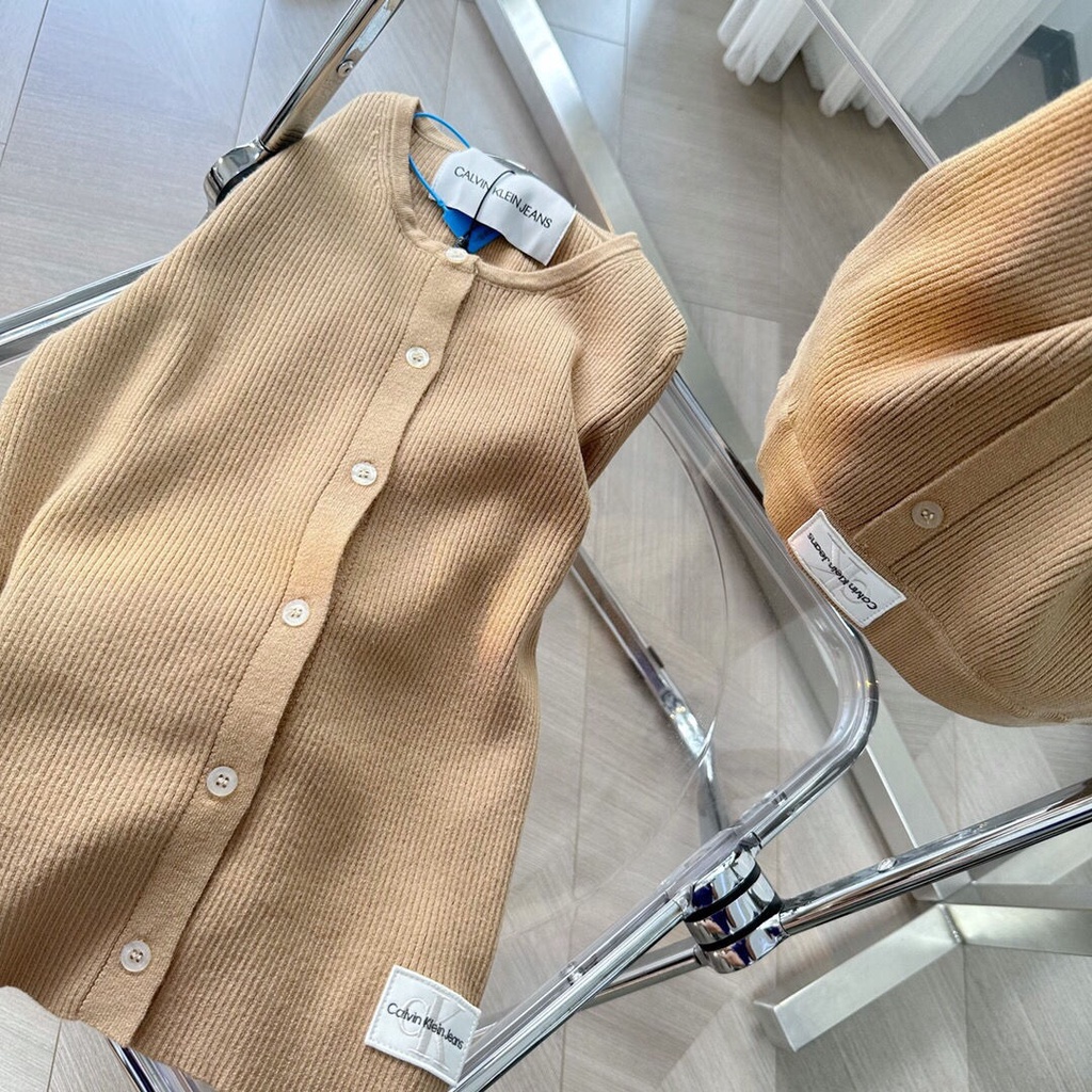 IJ4D Calvin Klein real shot 23 Spring and Autumn new texture knitted cardigan overskirt set