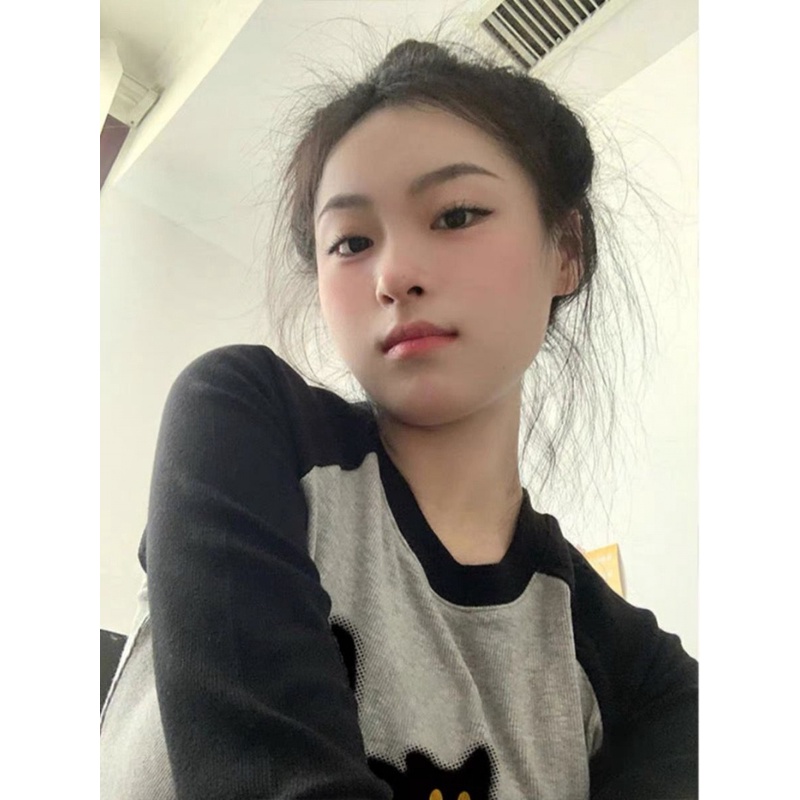 Áo baby tee  Áo Thun Tay Dài Áo croptop tay dài Hở Vai Màu Sắc Tương Phản Phong Cách retro Mỹ Thời Trang Mùa Thu Cho Nữ