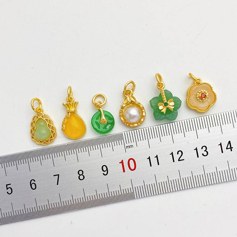 Mặt Dây Chuyền / Vòng Tay / Dây Chuyền Thủ Công Bằng Ngọc Bích Giả Màu Vàng 18k Hình Hoa Sen Có Khóa An Toàn diy