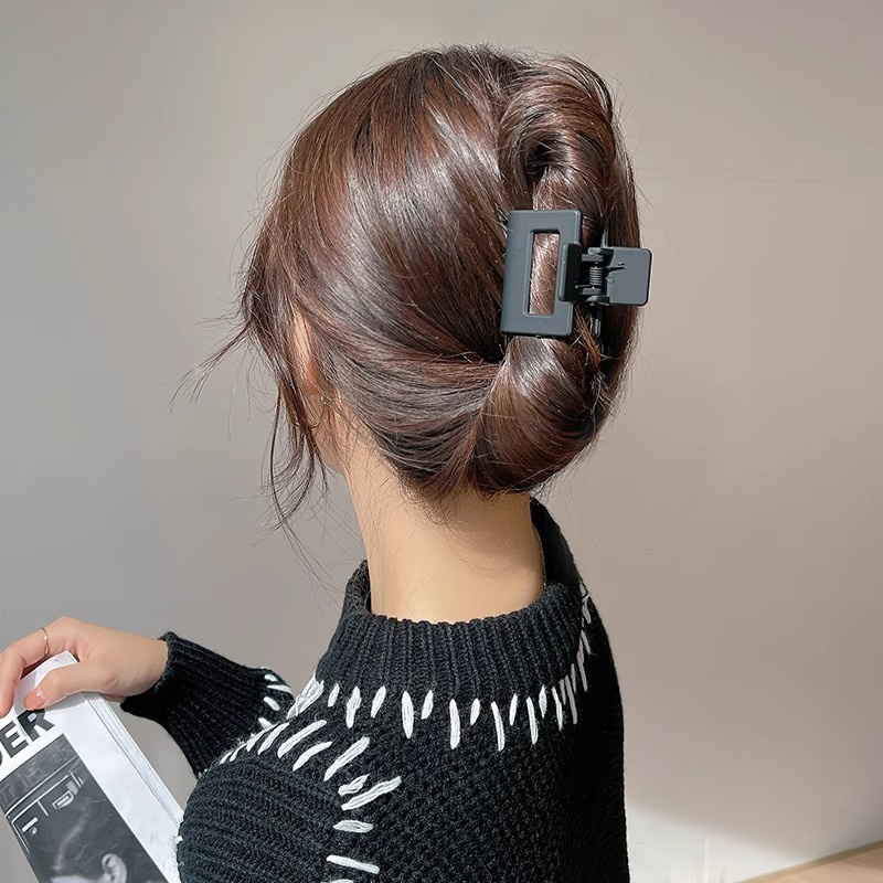 Kẹp Tóc mini Hình Vuông Màu khaki Phong Cách Hàn Quốc Dễ Thương Cho Nữ