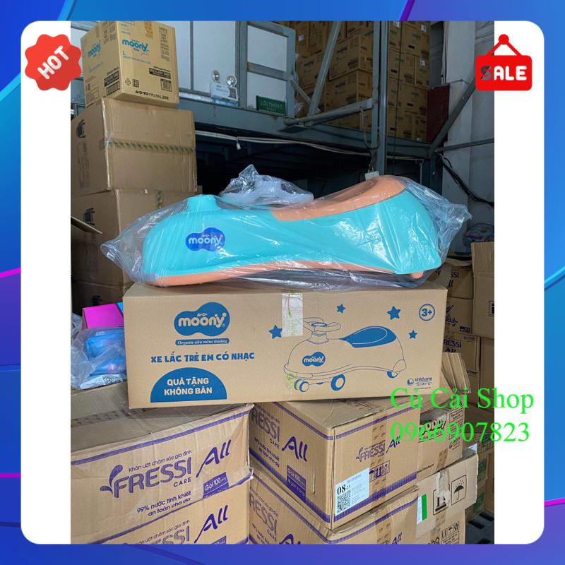Xe lắc cho bé hkm Moony xịn sò,xinh xắn