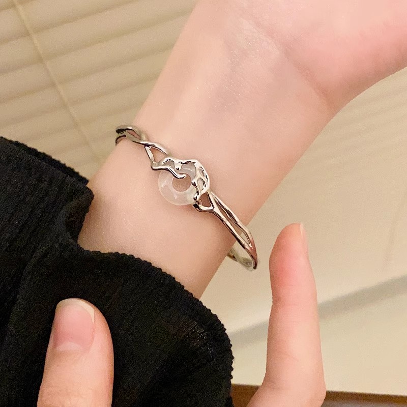 Vòng Tay Bạc May Mắn Góc Vuông Đính Đá Ngọc Bích Thời Trang Cho Nữ