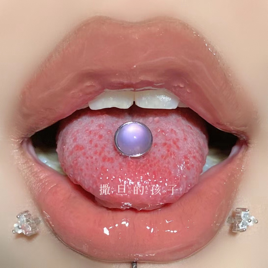 Nhẫn Lưỡi Bằng Thép Titan Đục Lỗ Cho Cô Gái Nóng Bỏng