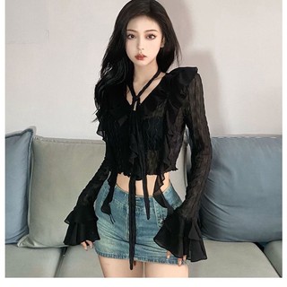 Áo Croptop Tay Loe Dài Phối Lưới Cổ Chữ v Màu Đen Thời Trang Cho Nữ