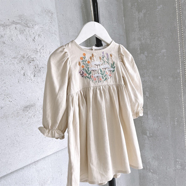 VÁY DÀI TAY LINEN THÊU NGỰC  BÉ GÁI SÀNH ĐIỆU OP2235