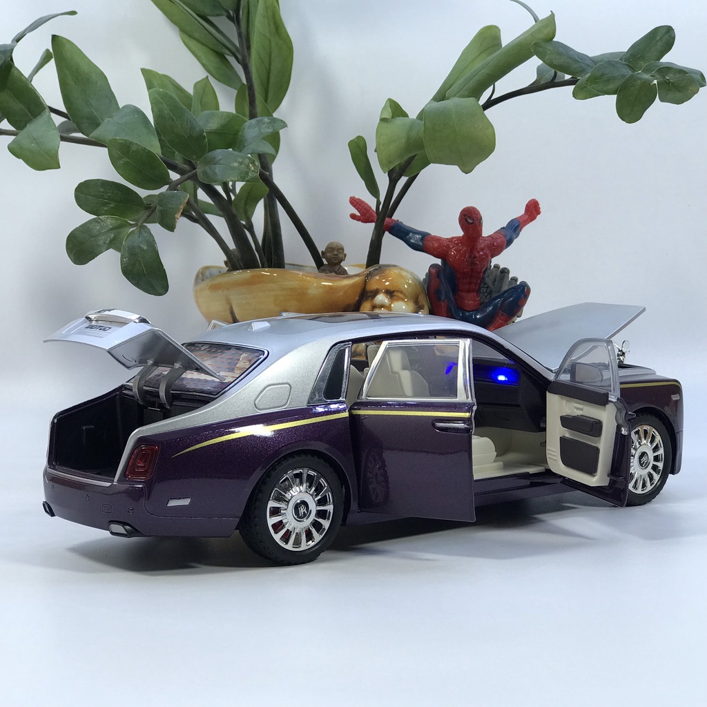 Mô hình xe ô tô kim loại Rolls Royce Phantom VIII tỷ lệ 1:20 mới nhất tặng kèm ô tô tăng ô tô