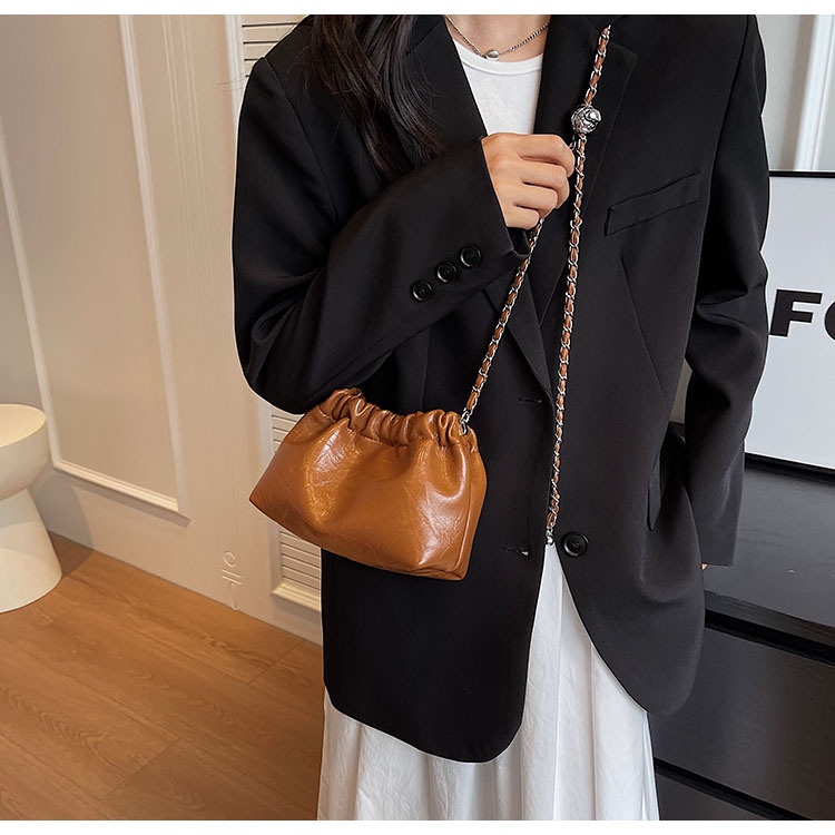 Túi xách da nữ mini đeo chéo quai xích 8810