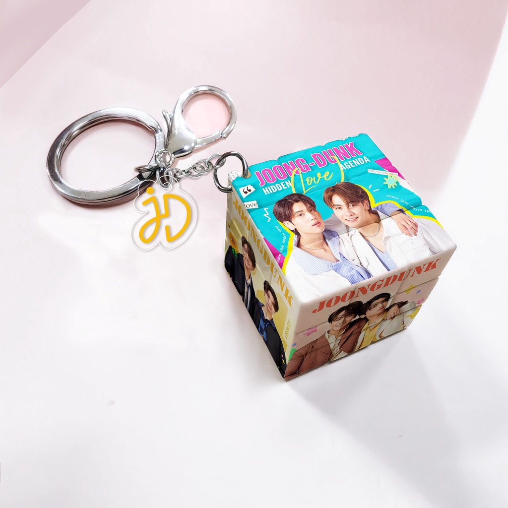 BossNoeul JoongDunk Our Sky.y2 GeminiFourth My-school-president MeenPing MewGulf OFFGUN NETJAMES PondPhuwin BrightWin WinnySatang Zeenunew Metal Keychain Small Rubik's Cube Pendant