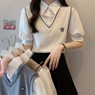 Áo gile nữ tay phồng thêu hình áo len cổ V form vừa mặc đi học phong cách Hàn Quốc