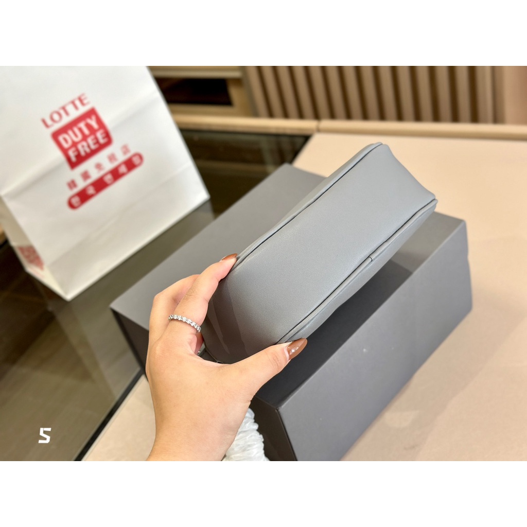 B- Túi Đeo Chéo Nam Đựng Máy Ảnh Thời Trang