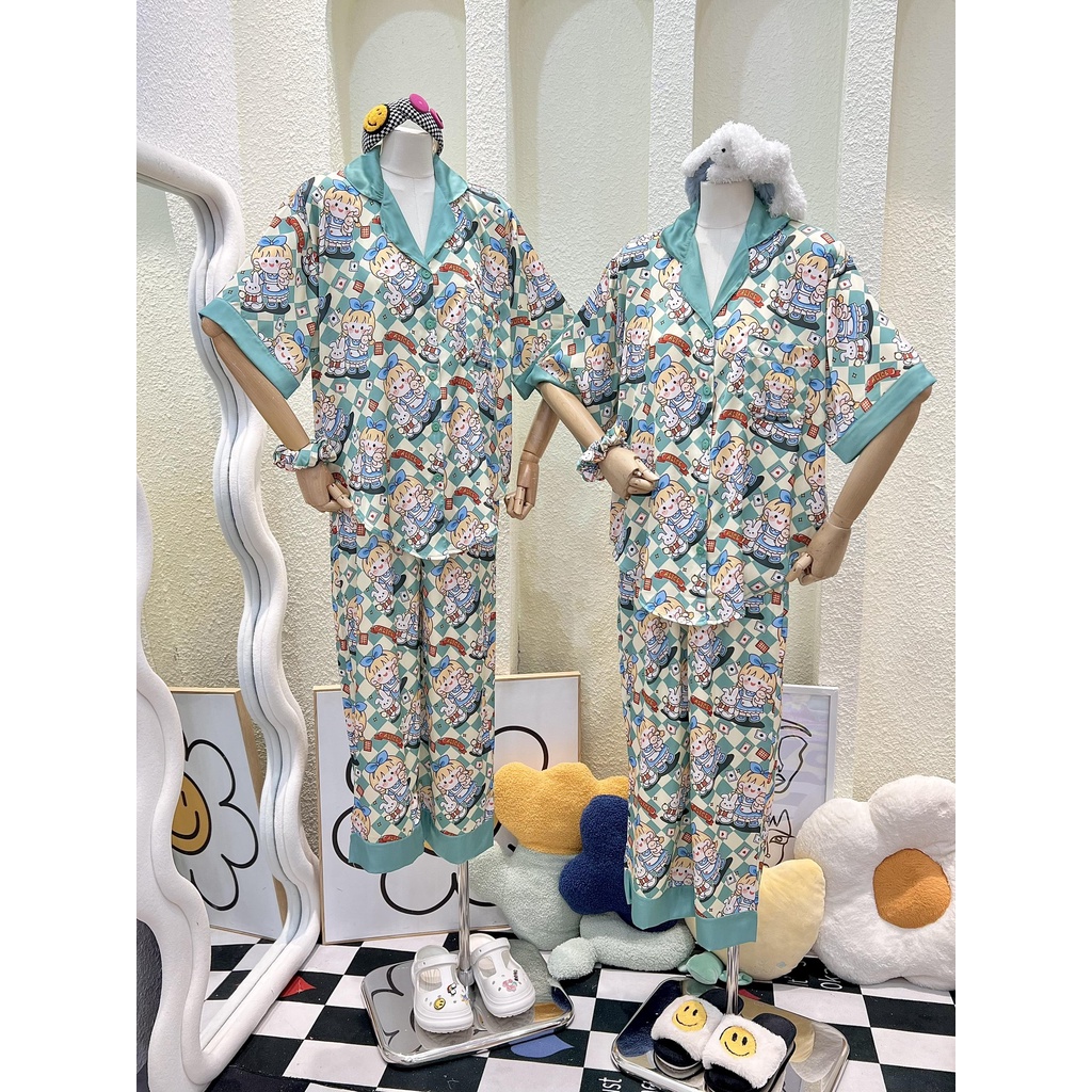 Bộ Pijama Monybear quần dài , áo tay không dơi in hình bé Alice ôm thỏ caro xanh kèm cột tóc - HN1604
