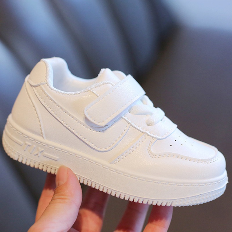 Giày Thể Thao Đế Mềm Thời Trang Năng Động Cho Bé